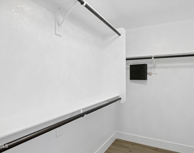 4224 E Maya Way - Photo Thumbnail 25