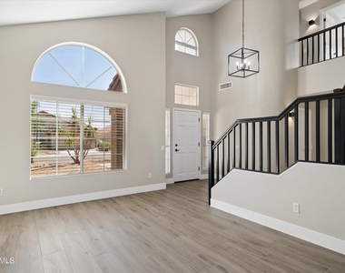 4224 E Maya Way - Photo Thumbnail 7