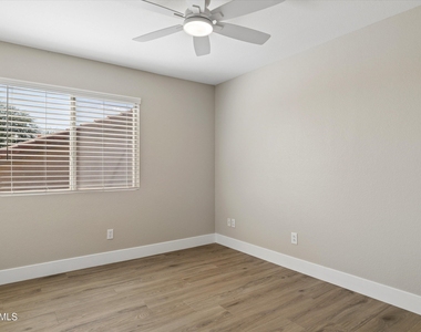 4224 E Maya Way - Photo Thumbnail 32