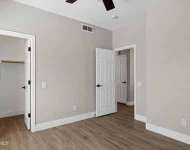 4224 E Maya Way - Photo Thumbnail 28