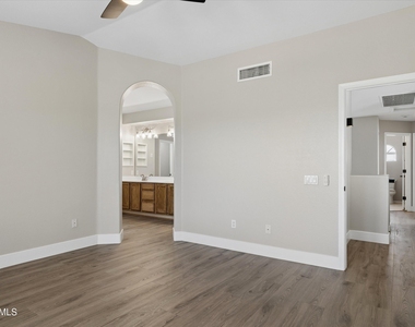 4224 E Maya Way - Photo Thumbnail 19