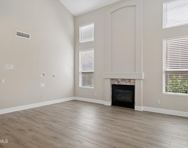 4224 E Maya Way - Photo Thumbnail 14