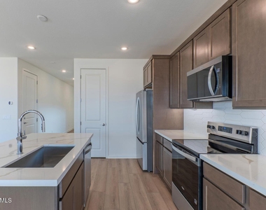 11586 N Fredericksburg Street - Photo Thumbnail 9