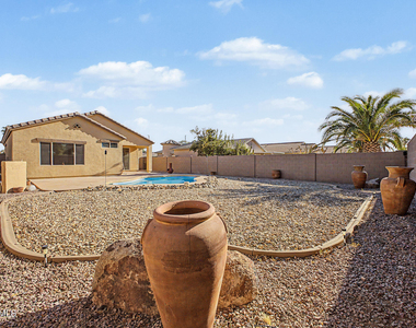 706 E Las Colinas Place - Photo Thumbnail 22
