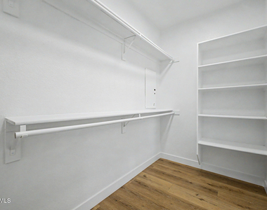 706 E Las Colinas Place - Photo Thumbnail 11