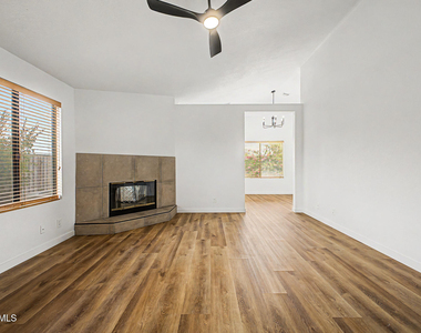921 S Val Vista Drive - Photo Thumbnail 8