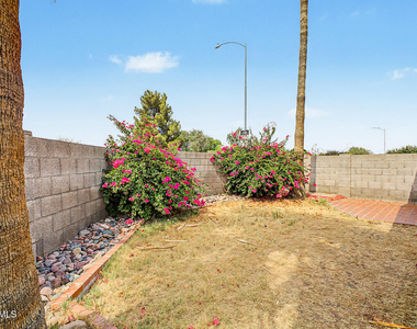 921 S Val Vista Drive - Photo Thumbnail 27