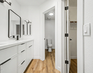 921 S Val Vista Drive - Photo Thumbnail 13