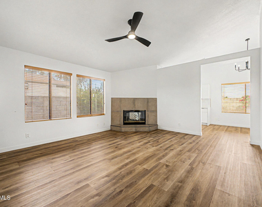 921 S Val Vista Drive - Photo Thumbnail 2