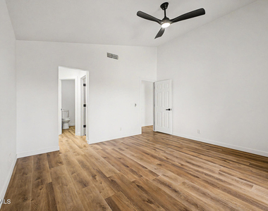 921 S Val Vista Drive - Photo Thumbnail 21