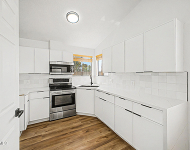 921 S Val Vista Drive - Photo Thumbnail 7