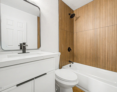 921 S Val Vista Drive - Photo Thumbnail 9