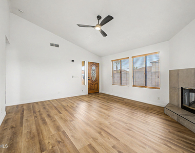 921 S Val Vista Drive - Photo Thumbnail 3