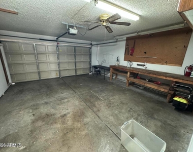 4053 E Woodland Drive - Photo Thumbnail 16