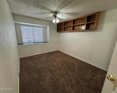 4053 E Woodland Drive - Photo Thumbnail 19