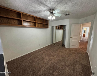 4053 E Woodland Drive - Photo Thumbnail 20