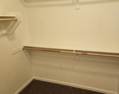 2090 S Dorsey Lane - Photo Thumbnail 31