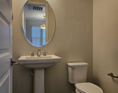 2090 S Dorsey Lane - Photo Thumbnail 11
