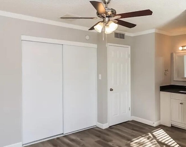 3713 W Evans Drive - Photo Thumbnail 10