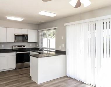 3713 W Evans Drive - Photo Thumbnail 8