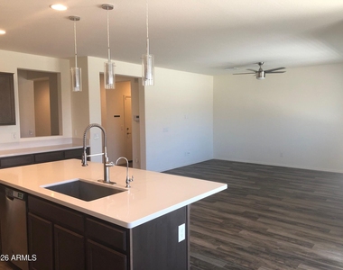 4214 W Winston Drive - Photo Thumbnail 7