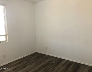 4214 W Winston Drive - Photo Thumbnail 18