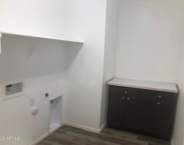 4214 W Winston Drive - Photo Thumbnail 12