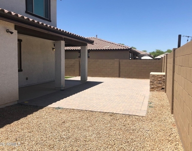 4214 W Winston Drive - Photo Thumbnail 28