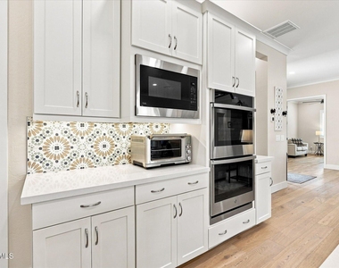 1118 E Paseo Way - Photo Thumbnail 20