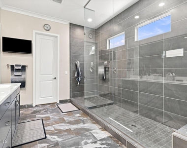 1118 E Paseo Way - Photo Thumbnail 29