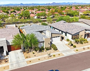 1118 E Paseo Way - Photo Thumbnail 60