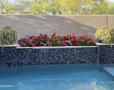 1118 E Paseo Way - Photo Thumbnail 46