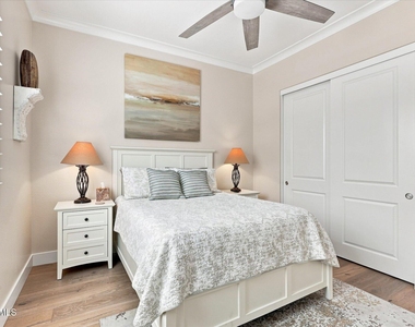 1118 E Paseo Way - Photo Thumbnail 36