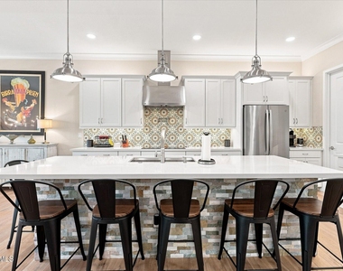 1118 E Paseo Way - Photo Thumbnail 16