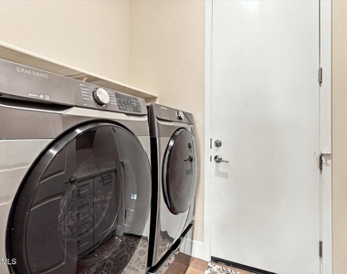 1118 E Paseo Way - Photo Thumbnail 42