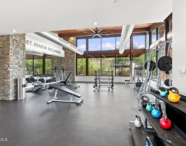 1118 E Paseo Way - Photo Thumbnail 73