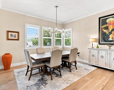 1118 E Paseo Way - Photo Thumbnail 10