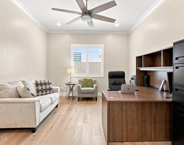 1118 E Paseo Way - Photo Thumbnail 33
