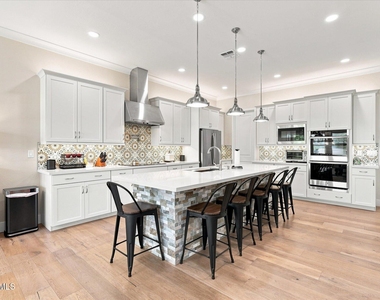 1118 E Paseo Way - Photo Thumbnail 15
