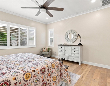 1118 E Paseo Way - Photo Thumbnail 26