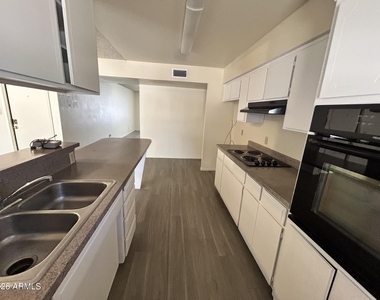 5309 S River Drive - Photo Thumbnail 9