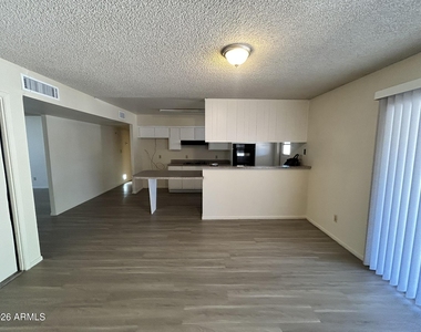 5309 S River Drive - Photo Thumbnail 11