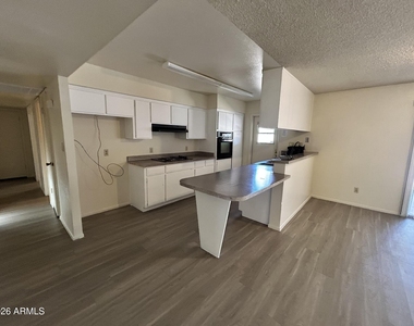 5309 S River Drive - Photo Thumbnail 7