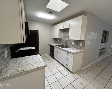 195 N Cottonwood Street - Photo Thumbnail 12