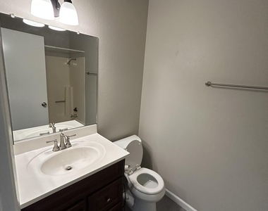 195 N Cottonwood Street - Photo Thumbnail 19