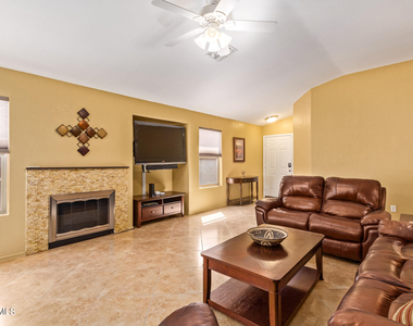 8880 E Red Mountain Lane - Photo Thumbnail 11