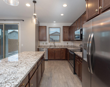 14341 W Smoketree Drive - Photo Thumbnail 7