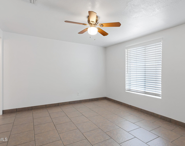 23620 N 42nd Drive - Photo Thumbnail 31