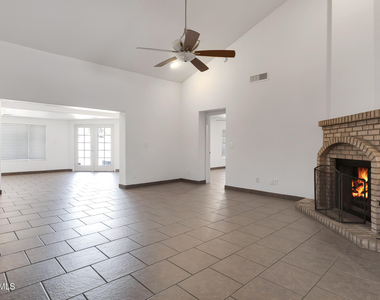 23620 N 42nd Drive - Photo Thumbnail 19