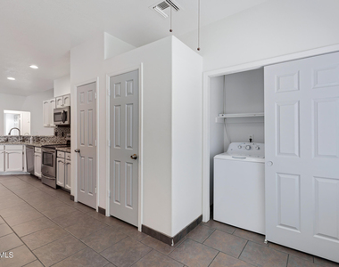 23620 N 42nd Drive - Photo Thumbnail 16